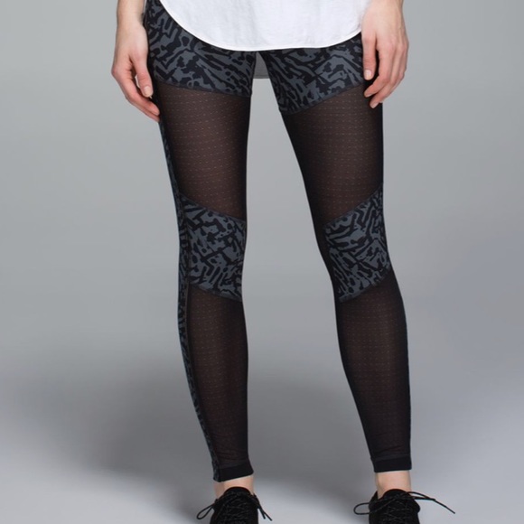 lululemon athletica Pants - NWOT lululemon Hot to Street. Black/Gray/Cheetah🐾